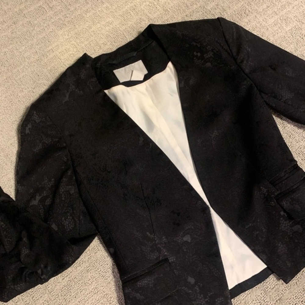 H&M Cropped Blazer - Picture 2 of 8